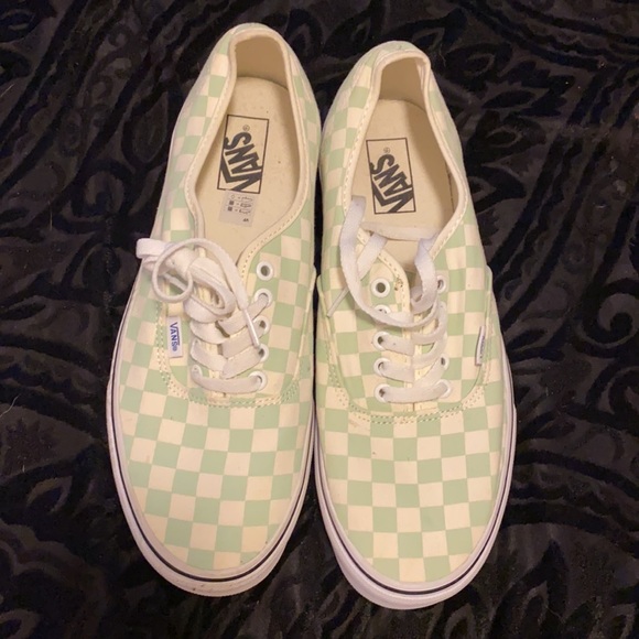 Vans - Picture 3 of 4